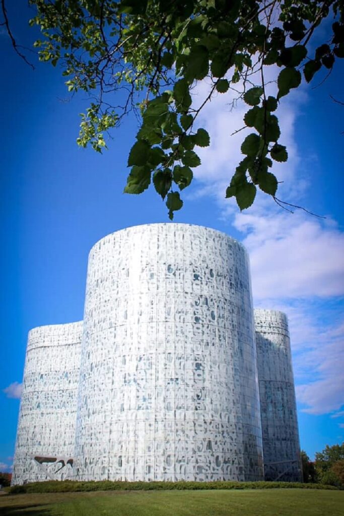 Modern archotecture in Cottbus: the University library