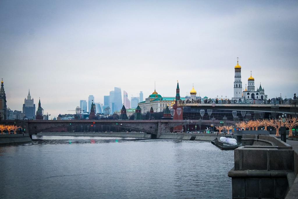 The Kremlin seen from  Moscow river